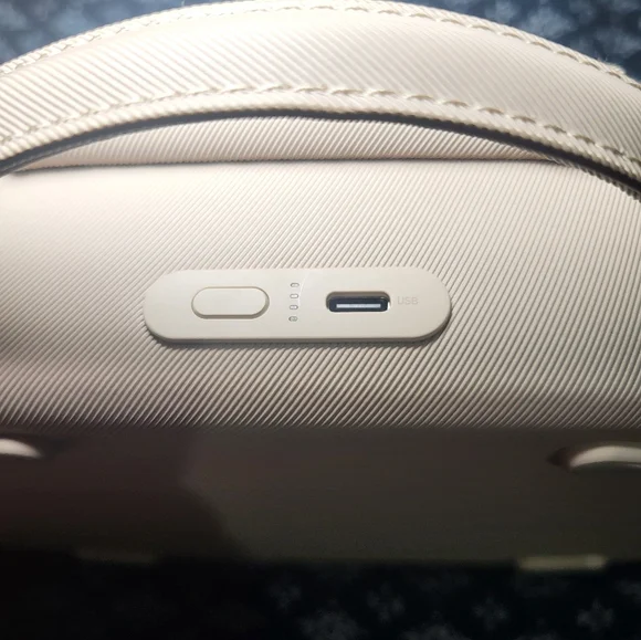 Eufy Breast Pump Charger Case - Picture 10 of 10